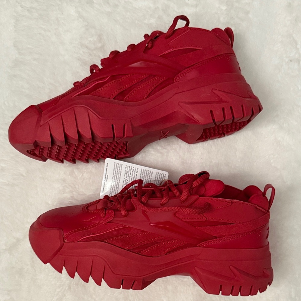 Reebok Women's Club C Cardi V2 Junior Red Sneakers